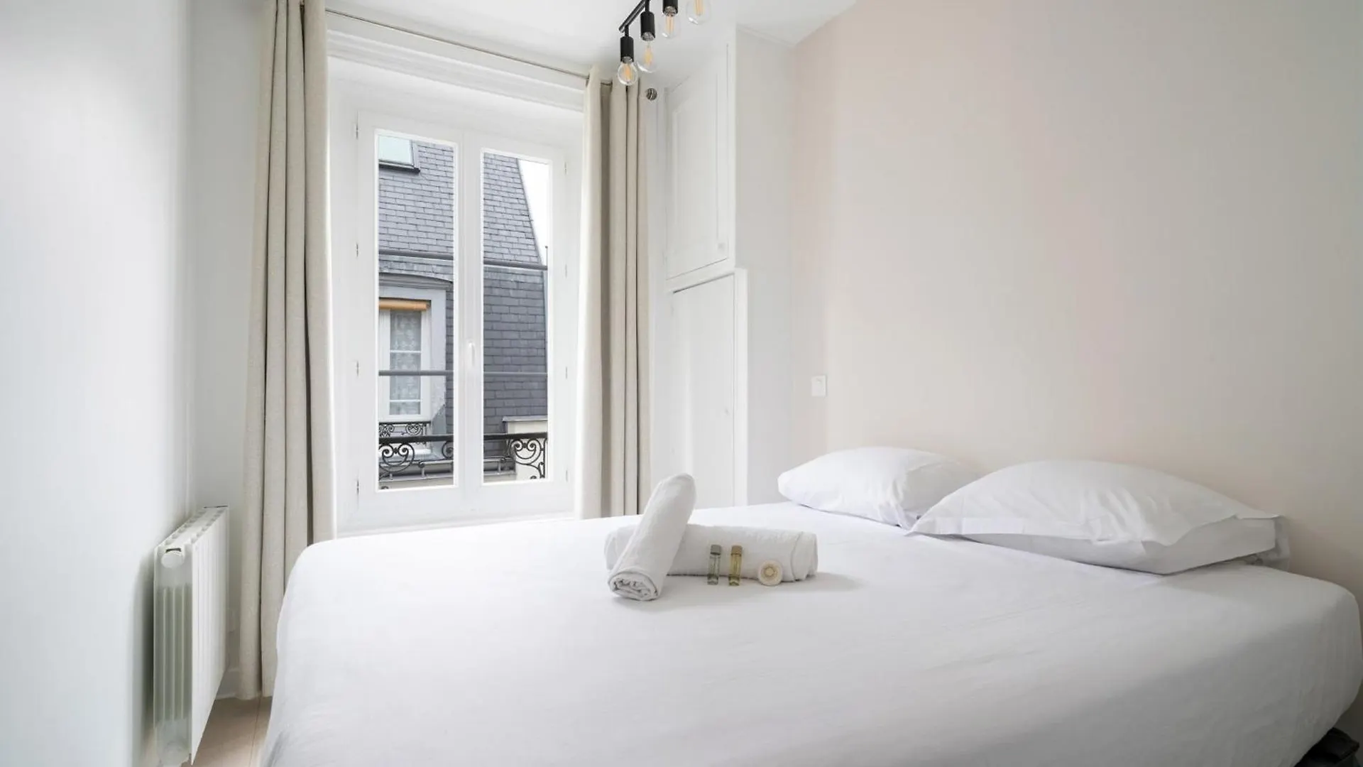Charming Apartment For 2 In The Heart Of Paris - Welkeys