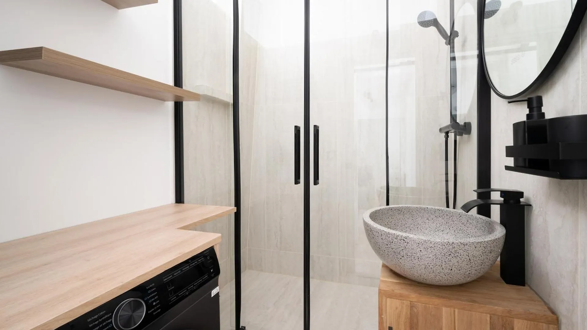 Charming Apartment For 2 In The Heart Of Paris - Welkeys