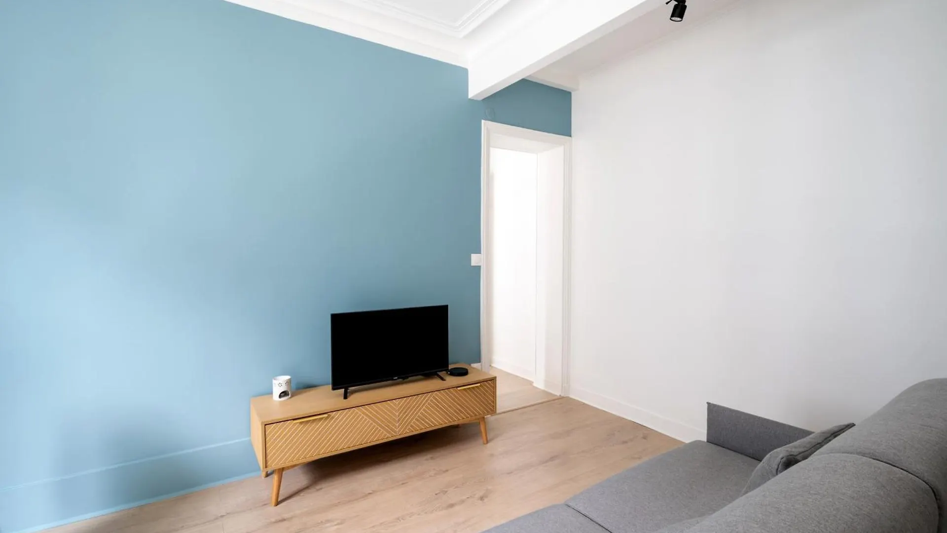 Charming Apartment For 2 In The Heart Of Paris - Welkeys